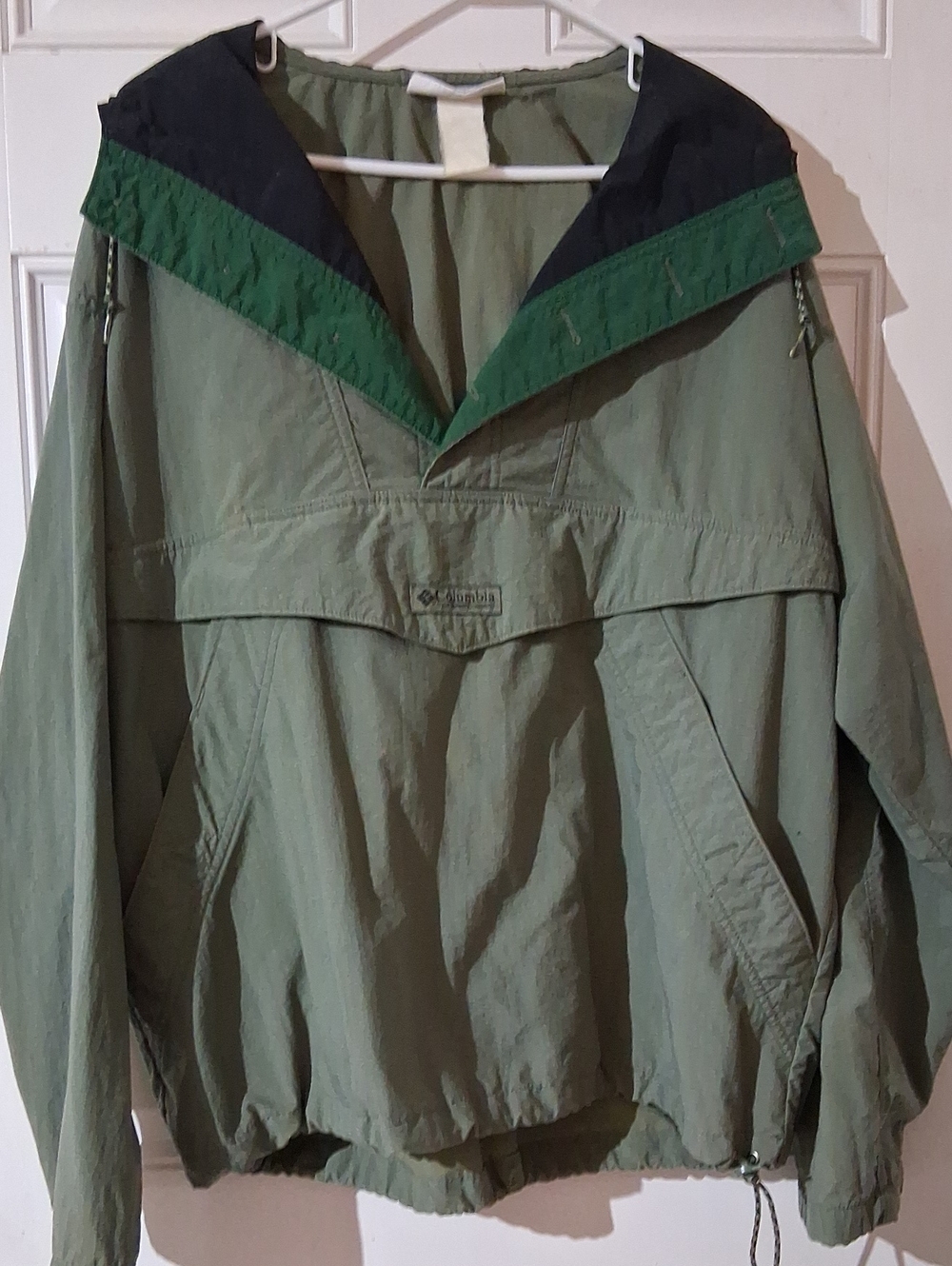Columbia Olive and Dark Green Pullover Windbreaker